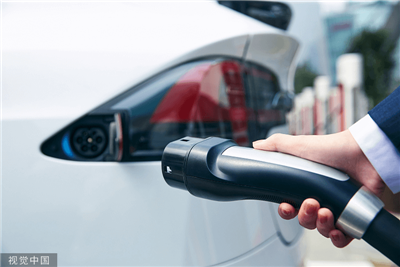 Auto Execs Punch toqob kbar f''kapaċità żejda', Narrattivi ta' Sussidju